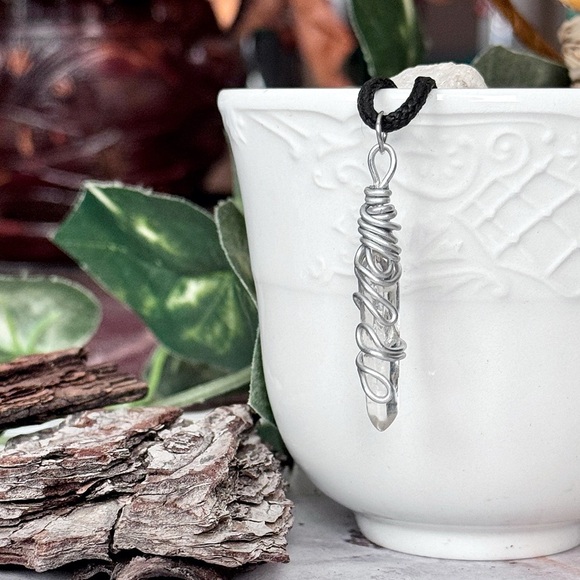 5 For $25💫Wrapped White Ice Quartz Pendant Necklace - Picture 6 of 7
